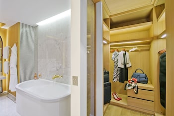 Prestige Suite