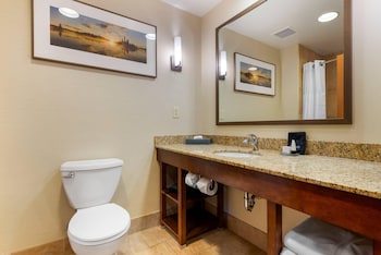 Deluxe Lake View Family Suite