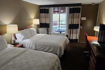 Room, 2 Queen Beds, Non Smoking, Pool View