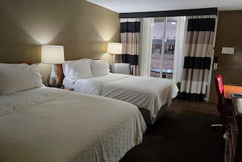 Room, 2 Queen Beds, Non Smoking (Court View)