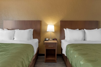 Room, 2 Queen Beds, Accessible, Non Smoking