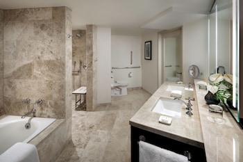 Suite, Mobility Accessible, Ocean View (Roll in Shower.1 King Bed & Sofa Bed)