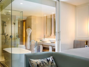 Double Room, 1 King Bed, Ocean View (Magnifique - Balcony or Terrace)