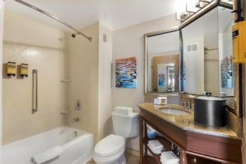 Standard Room, 1 King Bed, Non Smoking, Refrigerator & Microwave