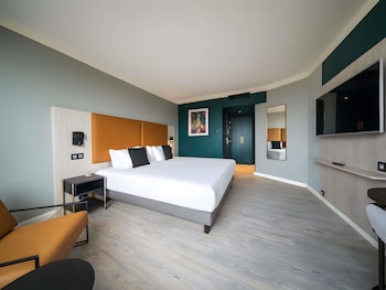 Deluxe Room, 1 King Bed, Park View