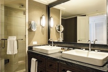 Fairmont Gold, Room, 2 Queen Beds