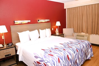 Standard Room, 1 King Bed (Smoke Free)