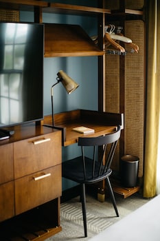 Premier Room (Socialite, Two King)