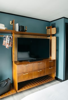 Room, 1 King Bed (Atelier)