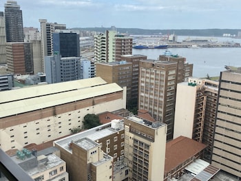 Deluxe Room, 1 Queen Bed, Non Smoking, Harbor View