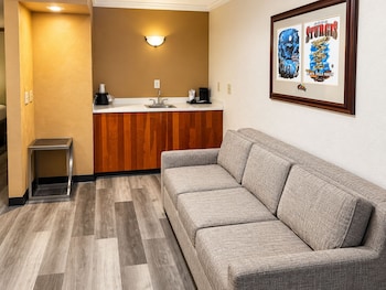 Suite, 2 Queen Beds, Non Smoking