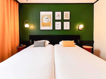 Room, 2 Twin Beds (Design)