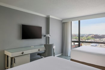 Room, 2 Double Beds, City View