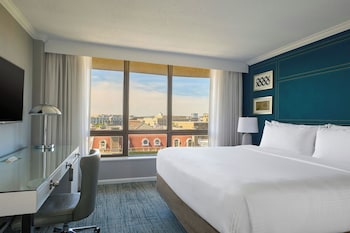Deluxe Room, 1 King Bed