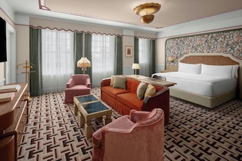 Junior Suite, 1 King Bed with Sofa bed