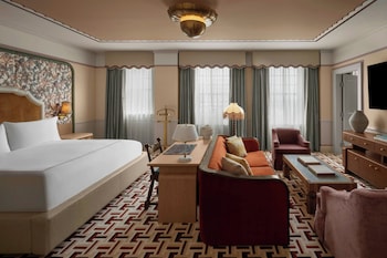 Junior Suite, 1 King Bed with Sofa bed