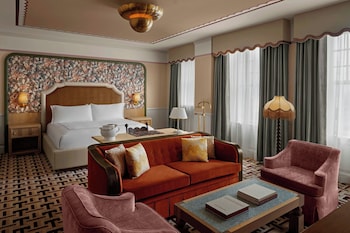 Junior Suite, 1 King Bed with Sofa bed