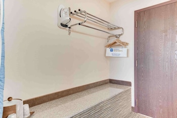 Standard Room, 2 Queen Beds, Non Smoking, Refrigerator & Microwave (Movie View)