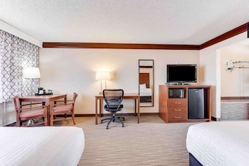 Standard Room, 2 Queen Beds, Non Smoking, Refrigerator & Microwave (Movie View)
