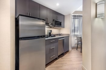 Suite, 2 Queen Beds, Non Smoking, Kitchen (Full Kitchen)