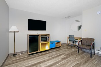Studio Suite, 1 King Bed, Non Smoking
