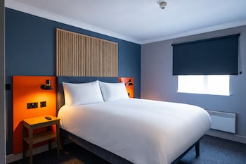 Club Room (FREE Gym & Pool Access)