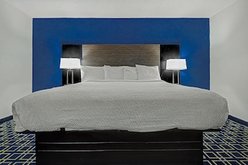 Studio Suite, 1 King Bed, Non Smoking
