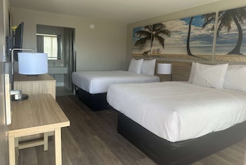 Room, 2 Queen Beds, Non Smoking