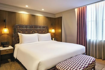 Deluxe Room, 1 King Bed (Newly Refurbished)