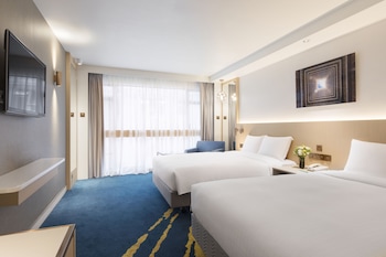 Premium Room, 2 Double Beds (Middle Floor)