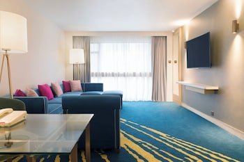 Suite, 1 Bedroom (Middle Floor)