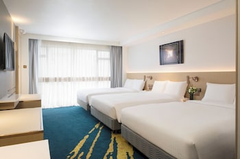 Family Room, Multiple Beds (Family)