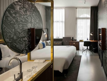 Deluxe Room, 1 King Bed