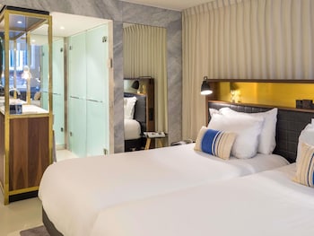 Superior Room, 1 King Bed