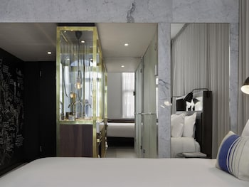 Superior Room, 1 King Bed