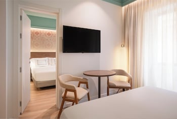 Melia Room, Room, Connecting Rooms