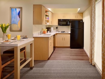 Suite, 1 Queen Bed with Sofa bed, Accessible (Hearing, Roll-In Shower)
