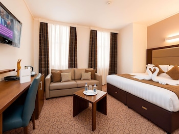 Executive Room, 1 King Bed with Sofa bed
