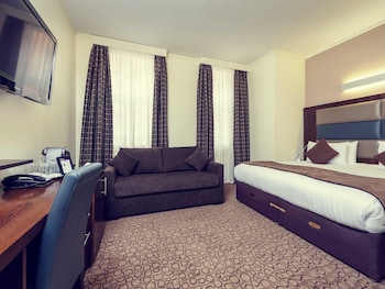 Executive Room, 1 King Bed with Sofa bed