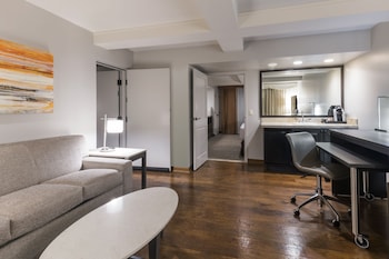 Suite, 2 Bedrooms (Living Area)