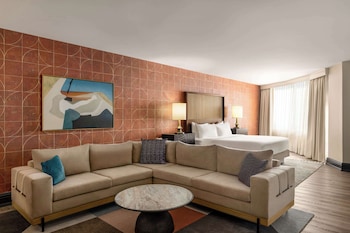 Junior Suite, 1 King Bed, Balcony, Pool View