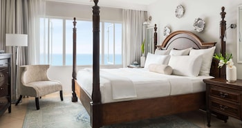 Luxury Suite, 1 Bedroom, Ocean View (Sunset Bluff Butler Suite w/Balcony)