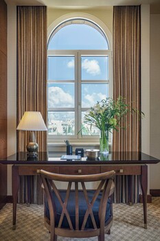 Family Room (Old City Floors 1-4)