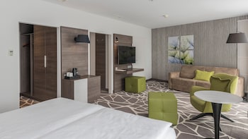 Suite, 1 King Bed with Sofa bed
