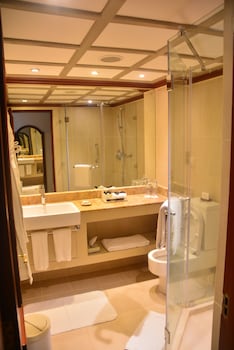 Deluxe Room, 1 King Bed