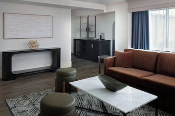 Suite, 1 Bedroom (Mobility Accessible, Roll-In Shower)