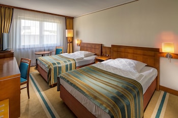 Standard Room, 2 Double Beds, Non Smoking