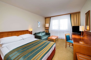 Standard Room, 1 Queen Bed, Non Smoking