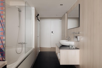 Superior Room, 1 King Bed