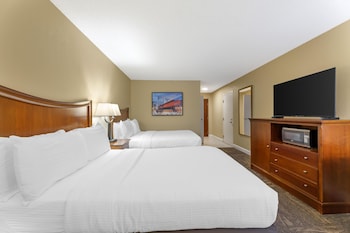 Standard Room, 2 Double Beds, Accessible, Refrigerator & Microwave (Walk-in Shower)